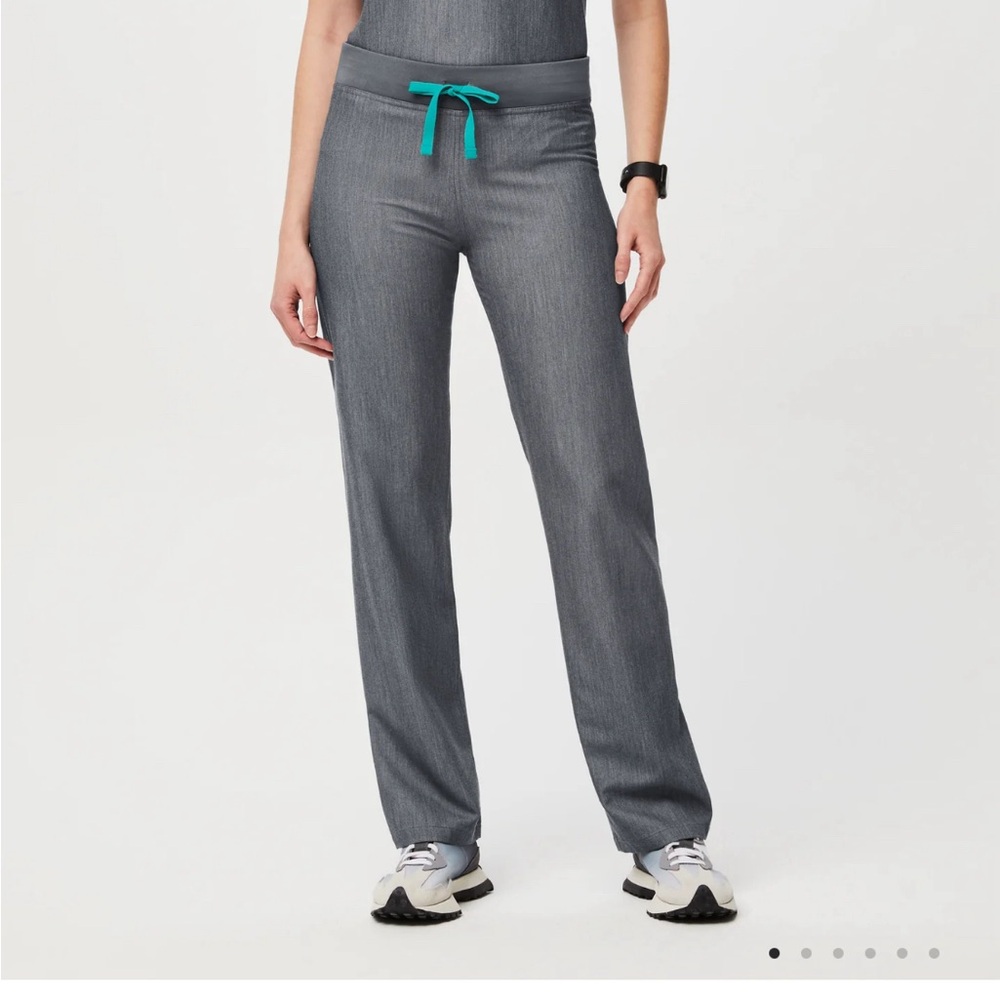 Livingston basic scrub pant graphite FIGS